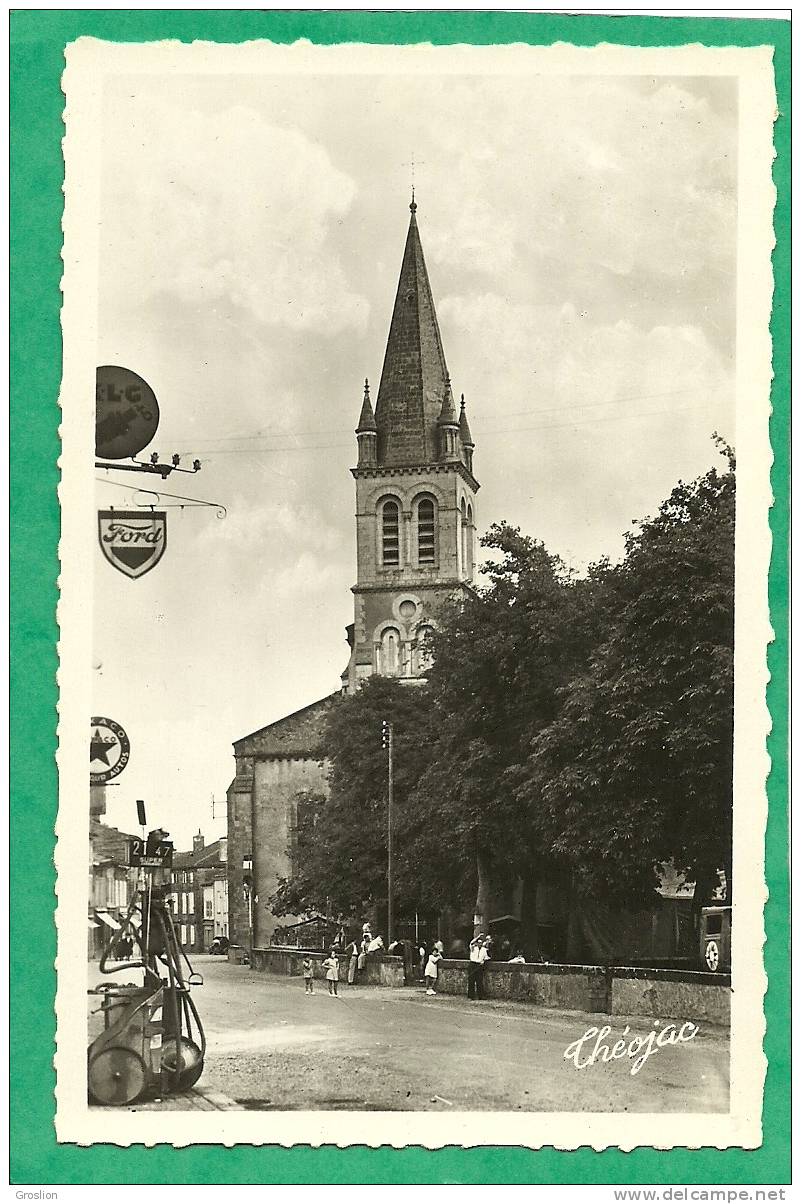 NOGARO L EGLISE ET LA PLACE DU MARCHE COUVERT - Nogaro