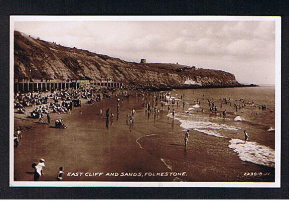 RB 584 - Real Photo Postcard East Cliff & Sands Folkestone Kent - Folkestone