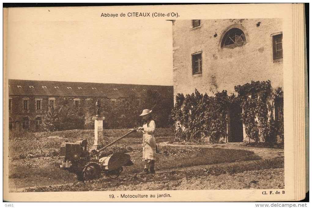 21 --- Carnet de 25 cpsm .. Abbaye de Notre - Dame de Citeaux