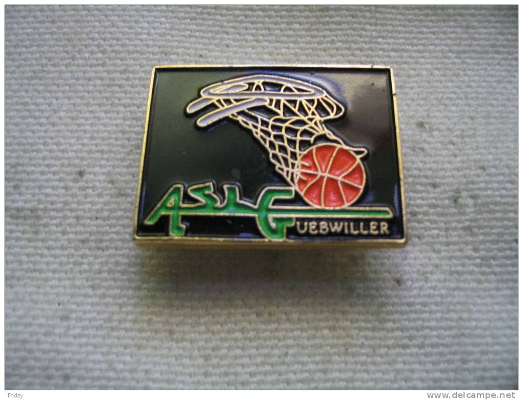 Pin´s De L'association Sports Et Loisirs De GUEBWILLER, Section Basketball - Basketball