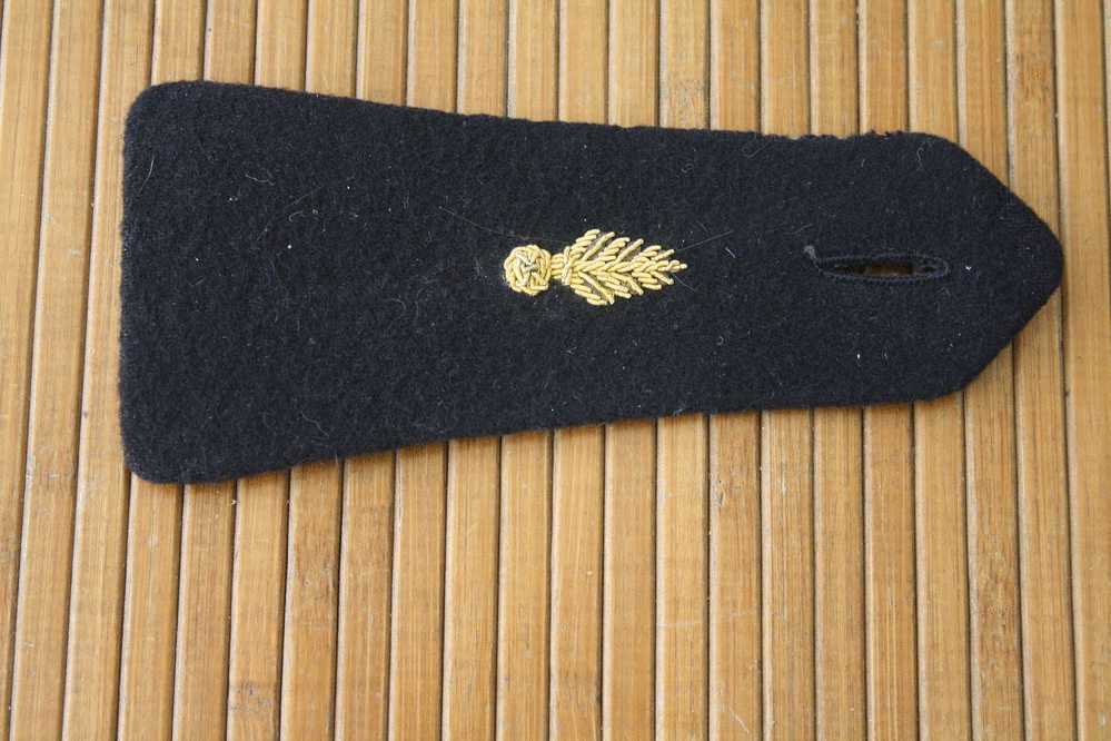 MILITARIA équipement Militaire 1 Grade Galon D' épaule En  Tissu De La Gendarmerie Armée De Terre - Uitrusting