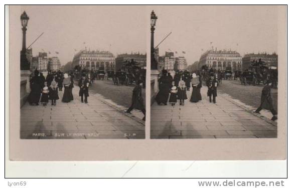 PARIS  SUR LE PONT NEUF - Cartes Stéréoscopiques