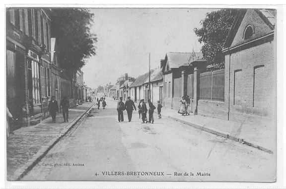 80 // VILLERS BRETONNEUX - Rue De La Marine, Coll L Caron, ANIMEE - Villers Bretonneux