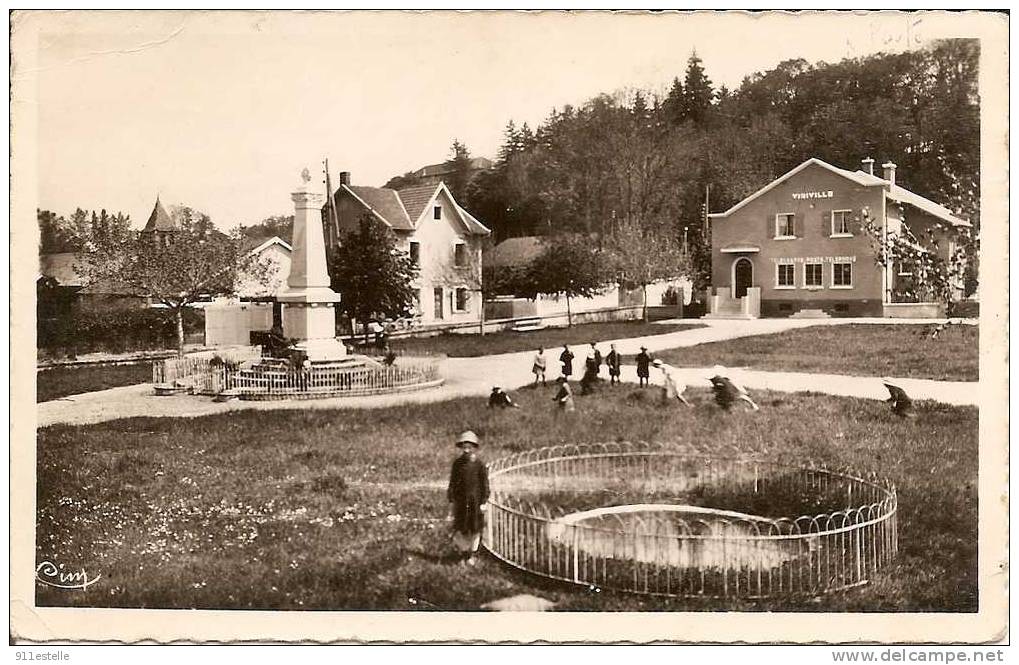 VIRIVILLE - Place Du Monument Aux Morts Et  La POSTE - Viriville