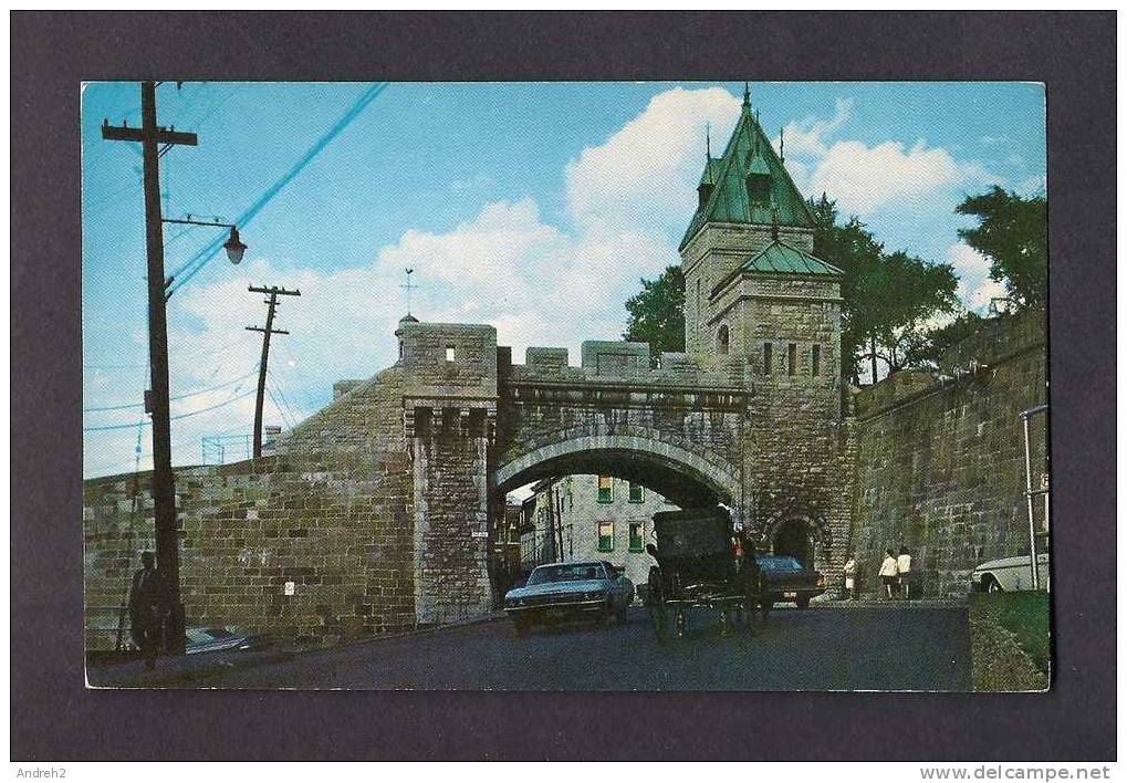 QUÉBEC - PORTE KENT - VOITURES ANCIENNES  - OLD CARS - PAR ÉMILE KIROUAC - PHOTO  LAVAL COUET - Québec – Les Portes