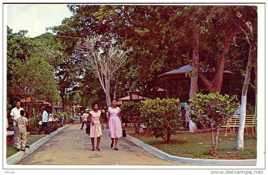 DOM-1  DOMINICAN REPUBLIC : SANTO DOMINGO : Botanical Garden - Walk In The Zoo - Dominican Republic