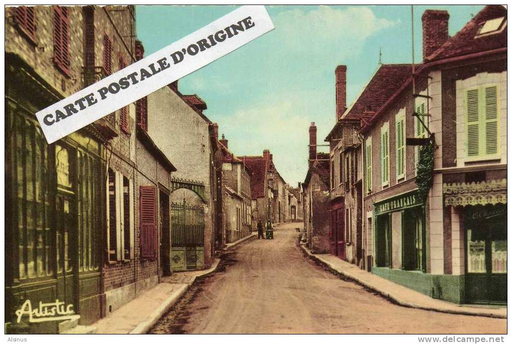 SERGINES (YONNE) - RUE DES TREILLES - Sergines