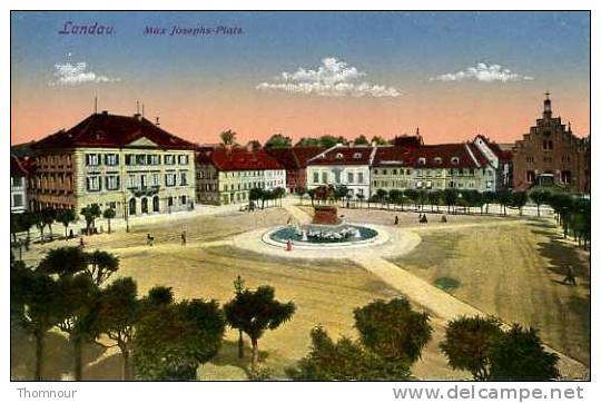 LANDAU  -  Max Josephs-Platz.  -  BELLE CARTE  ANIMEE - - Landau