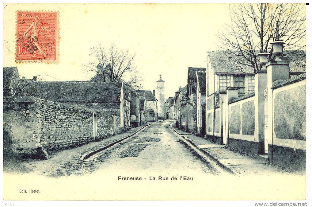 FRENEUSE - La Rue De L'Eau - Freneuse