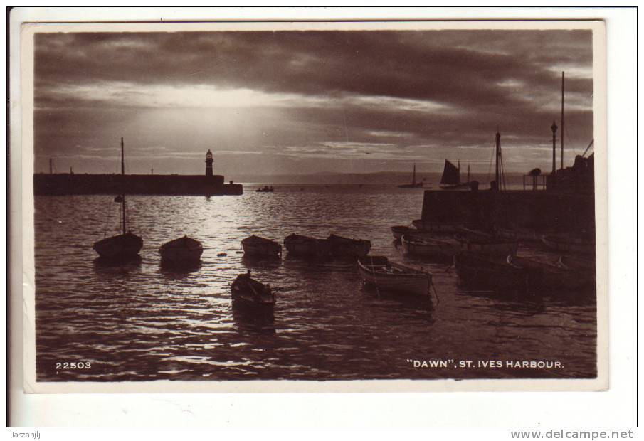 CPSM (Cornwall England ): "Dawn" St Ives Harbour - St.Ives