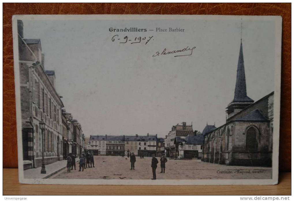 Grandvillers - Place Barbier - Grandvilliers