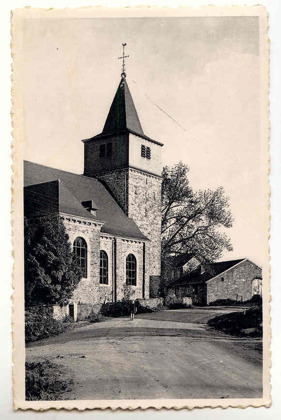 227 -  DOCHAMPS - L'église    *Hôtel "les Aglires"*Edit.Quoilin* - Manhay