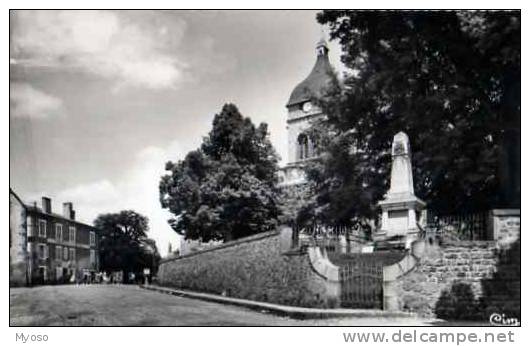 63 ST GERVAIS D'AUVERGNE Le Monument Aux Morts - Saint Gervais D'Auvergne