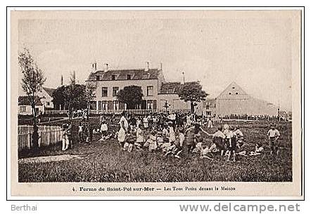 59 Ferme De SAINT POL SUR MER - Les Tout Petits Devant La Maison - Saint Pol Sur Mer