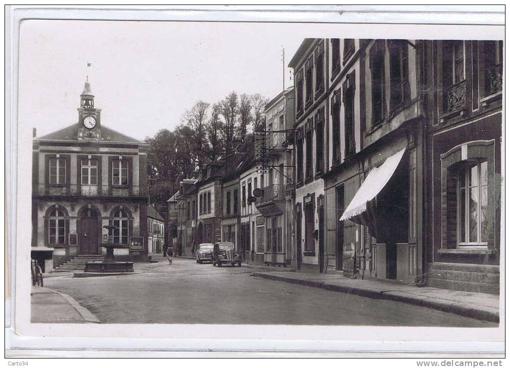 61   MOULIN LA MARCHE PLACE DE LA MAIRIE RUE DE LA BUTTE VOITURES - Moulins La Marche