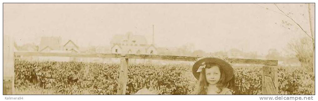 VAL  D´ OISE  /  DEUIL  ?  /  VIGNES + FILLETTE & BOULES DE PETANQUE + GARCONNET & ETUI à PISTOLET  /  CARTE-PHOTO - Deuil La Barre