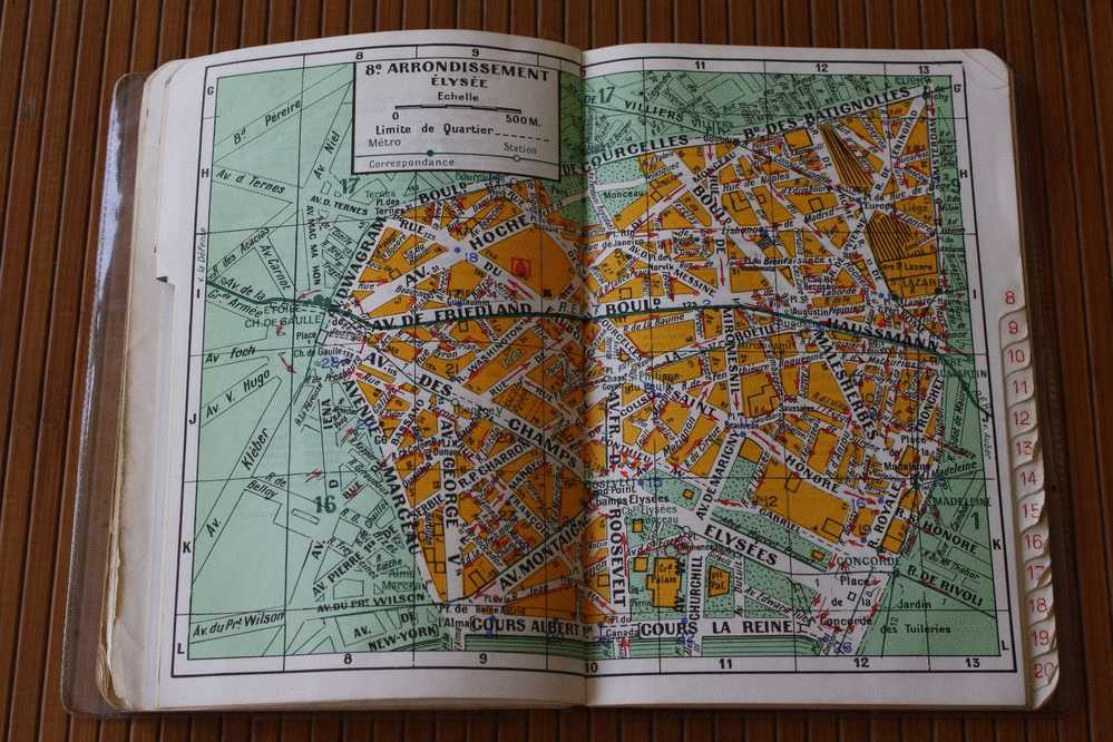 1975 PARIS PLAN GUIDE SENS UNIQUES INDICATEUR DE RUES de PARIS LIGNES PLANS METRO BUS  FRANCE