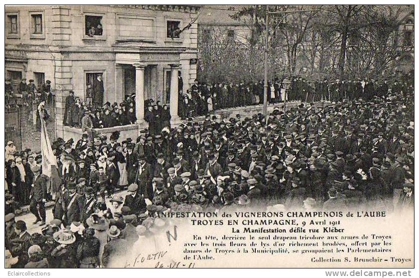 Troyes..Manifestations Des Vignerons Champenois...Défilé Rue Kléber - Autres & Non Classés