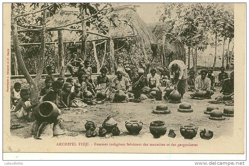 ARCHIPEL FIDJI - Femmes Indigènes Fabriquant Des Marmites & Gargoulettes  PRIX FIXE - Fiji