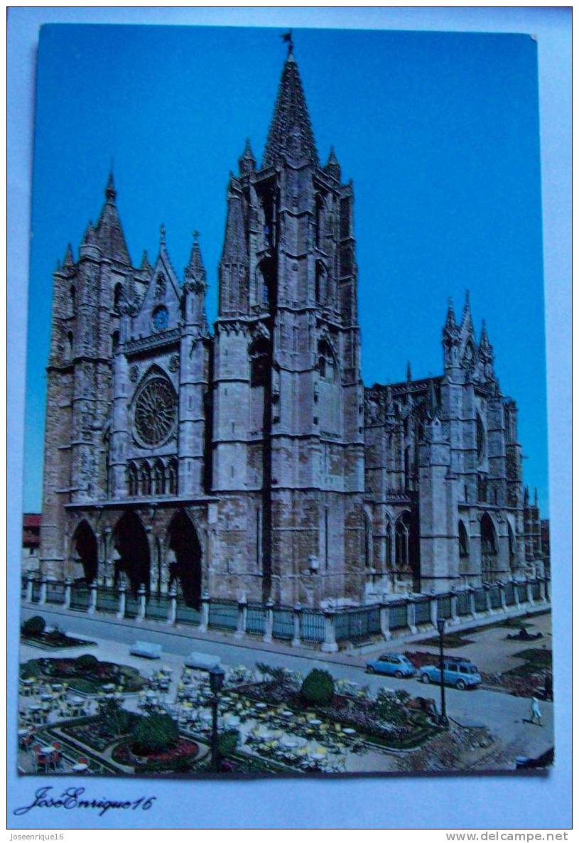 LEON, FACHADA PRINCIPAL DE LA CATEDRAL. GARRABELLA N° 35 - 1981 - León