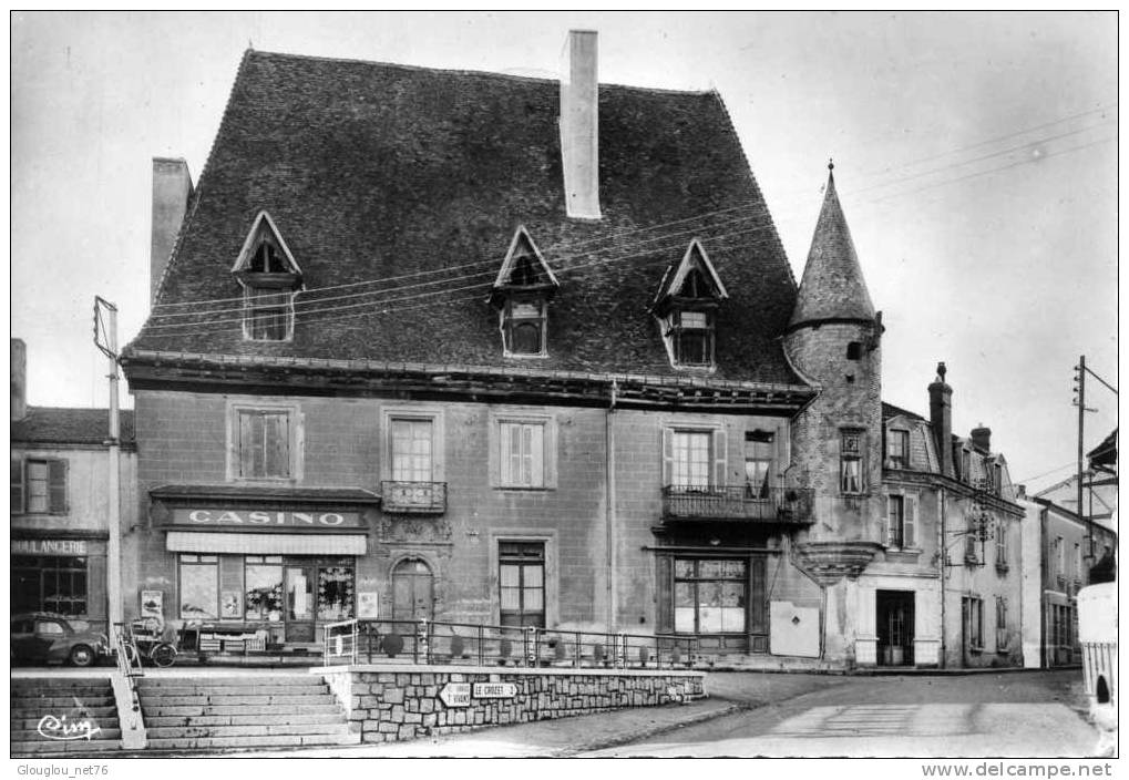 42-LA PACAUDIERE.."LE PETIT LOUVRE" AVEC MAGASIN CASINO,VOITURE,VELO....CPSM GRAND FORMAT - La Pacaudiere