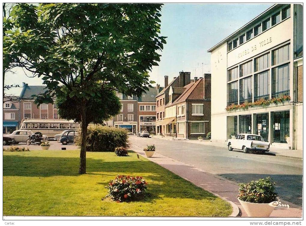 D60 - GRANDVILLIERS - LA PLACE - L´HOTEL DE VILLE - Grandvilliers