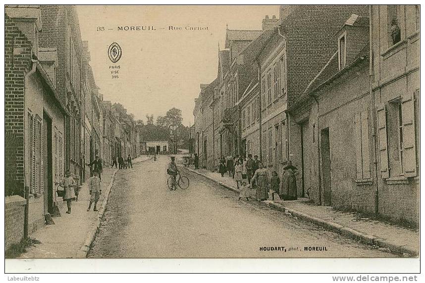 MOREUIL - Rue Carnot - Moreuil