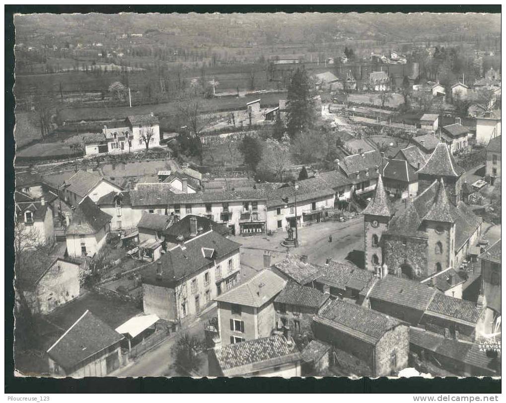 15 -  JUSSAC  - "" Le Centre Du Bourg , Vue Générale Aérienne "" - Jussac