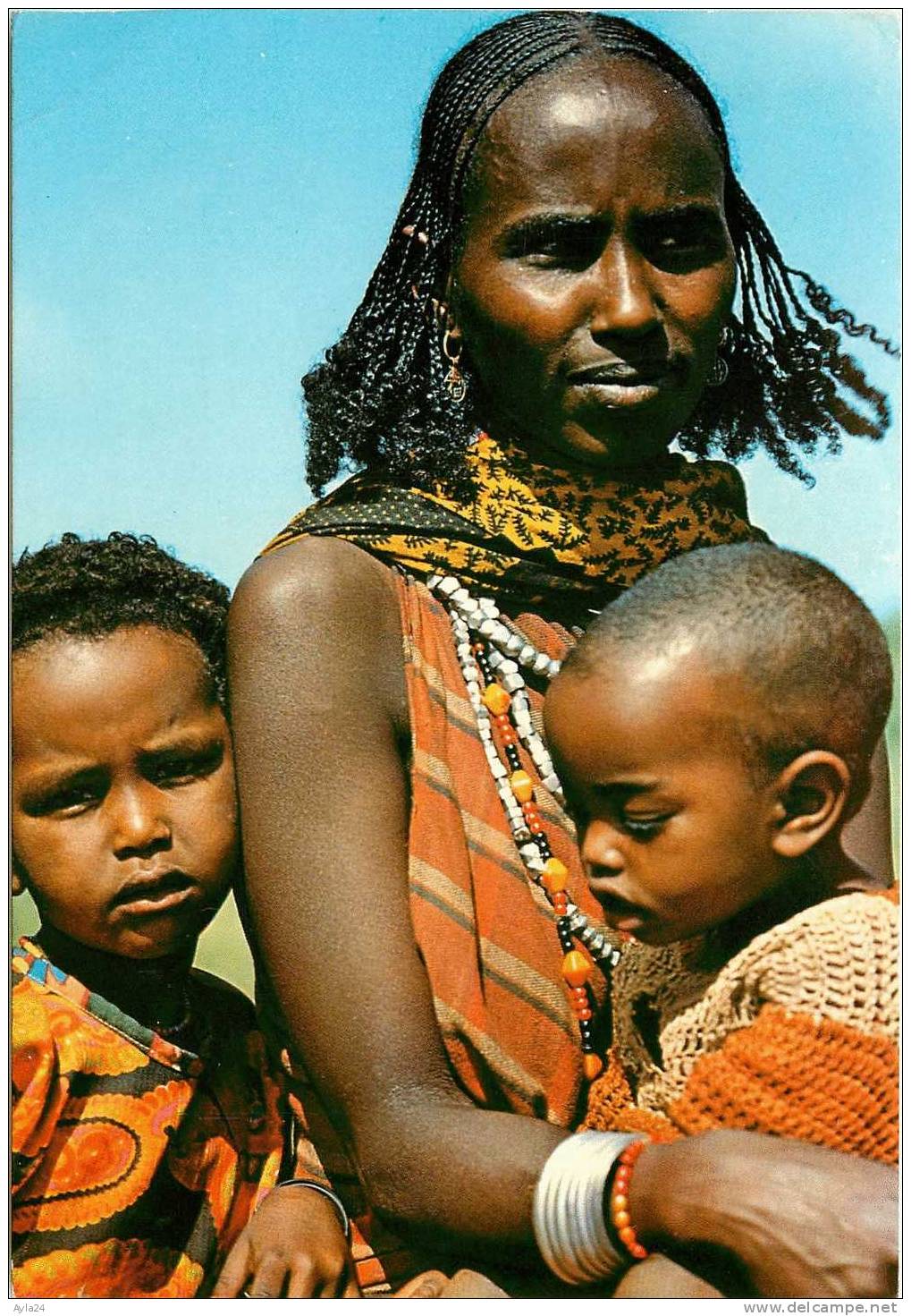 CPSM    Kenya  Borana  Femme  Mère  Et Enfants  1984  N° 979 - Kenya