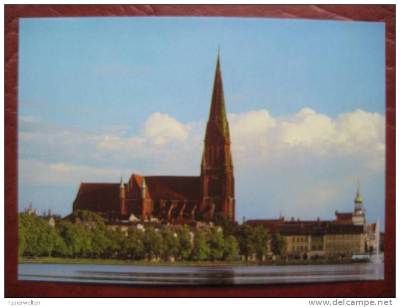 Schwerin - Pfaffenteich Und Dom - Schwerin