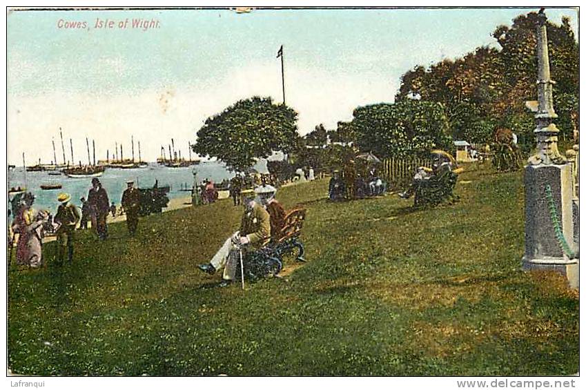 Royaume Uni - Uk  -ref A292-  Cowes - Isle Of Wight -  Postcard Good Condition - - Cowes