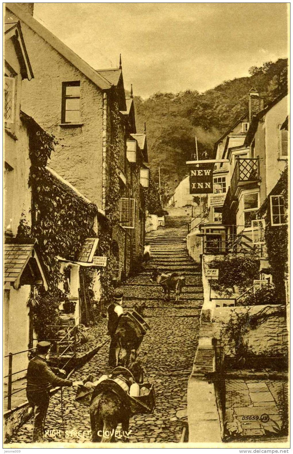 ROYAUME-UNI - CLOVELLY - CPA - N°05659 - Clovelly, Hight Street - NEW INN - Mulet, Ane - Valentine's Series - Clovelly