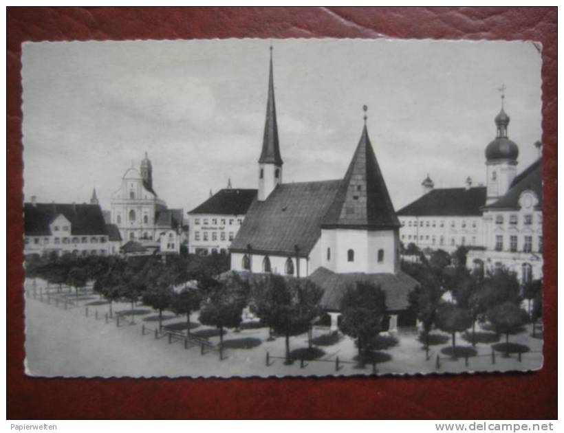 Altötting - Kapellplatz Mit Basilika - Altoetting