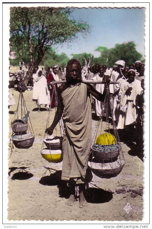 AFRIQUE   /   TCHAD  ABECHE  Femmes Au Marché - Tsjaad