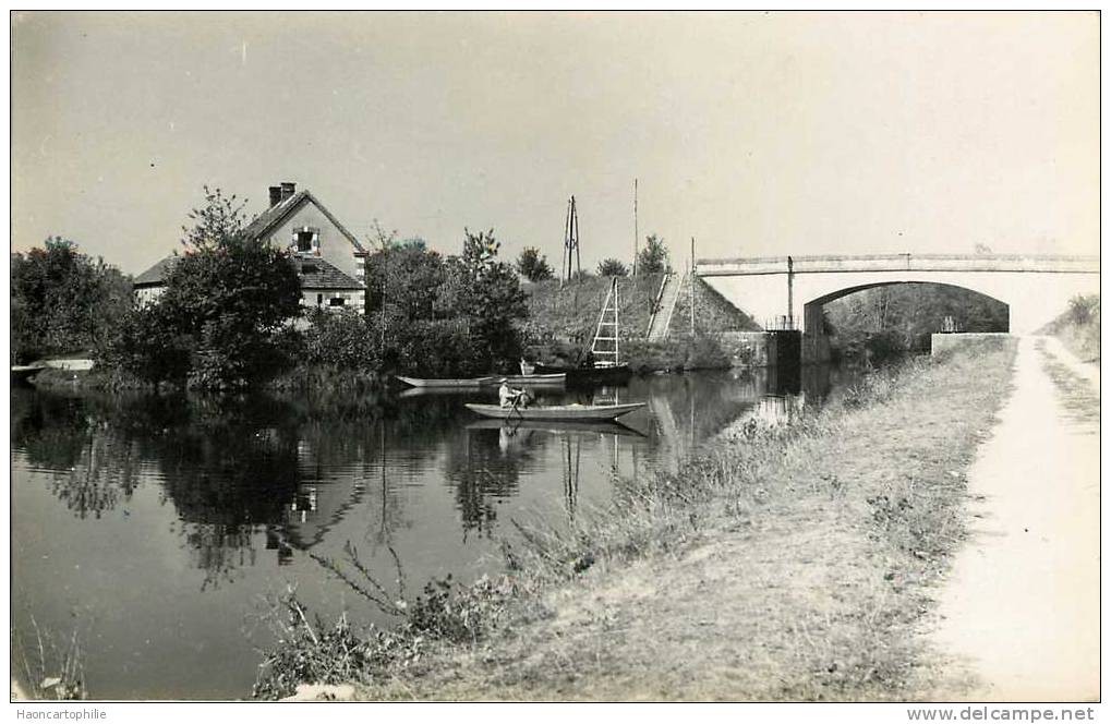 Gurgy : L'yonne Et L'entrée Du Canal , Carte Photo - Gurgy