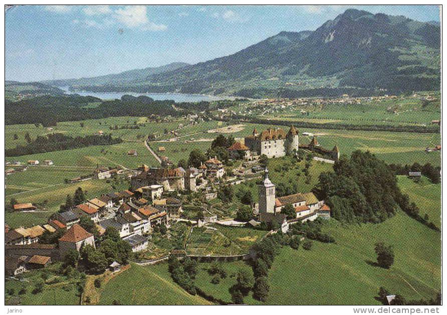 Suisse, FR Fribourg, Gruyeres-cite Historique, Au Fond, Broc Et Lac De La Gruyere, Circulé Oui 1965 - Broc