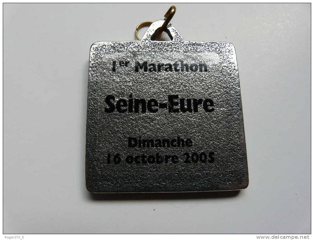 Médaille Sport Athlétisme Course à Pied   Marathon Seine Et Eure 2005 - Athlétisme