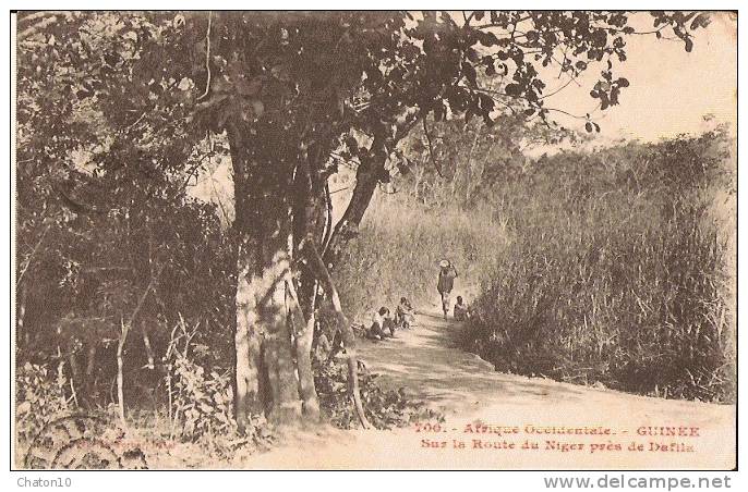 DAFILA - Sur La Route Du Niger Près De DAFILA (carte Animée, Bon état) - Guinea