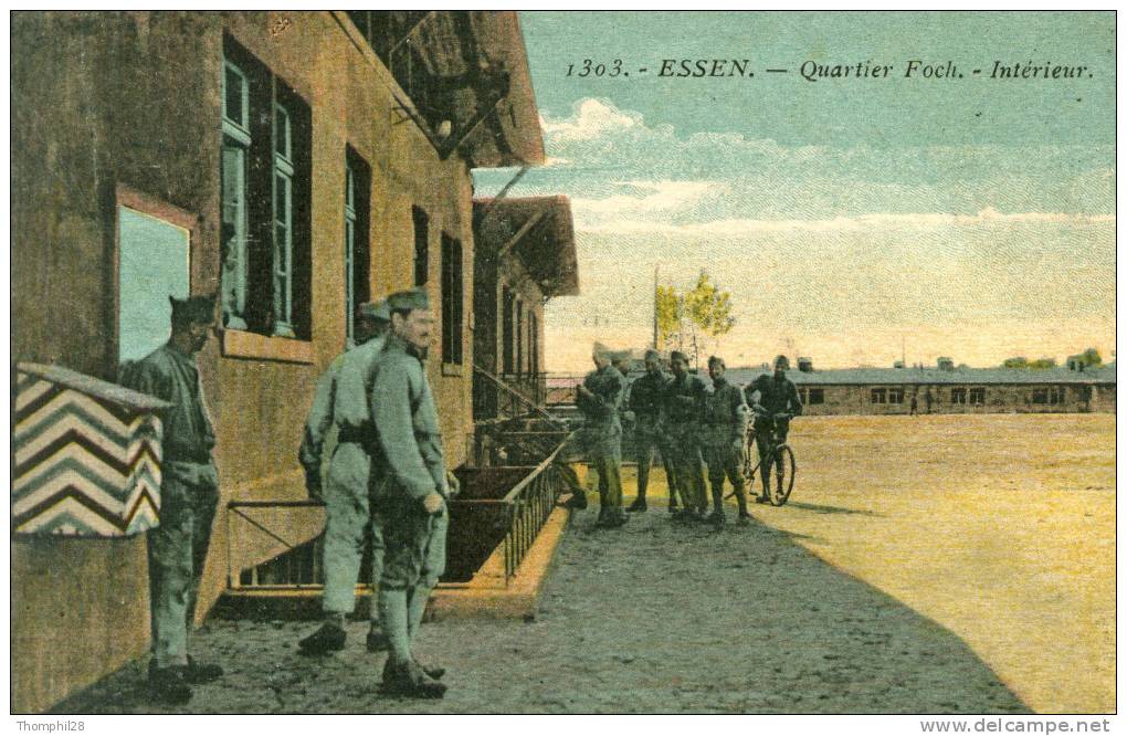 ESSEN - Quartier Foch, Intérieur, Animation Avec Soldats -  Bezirk Foch, Inneres, Lebhaftigkeit Mit Soldate - 2 Scans - Esens