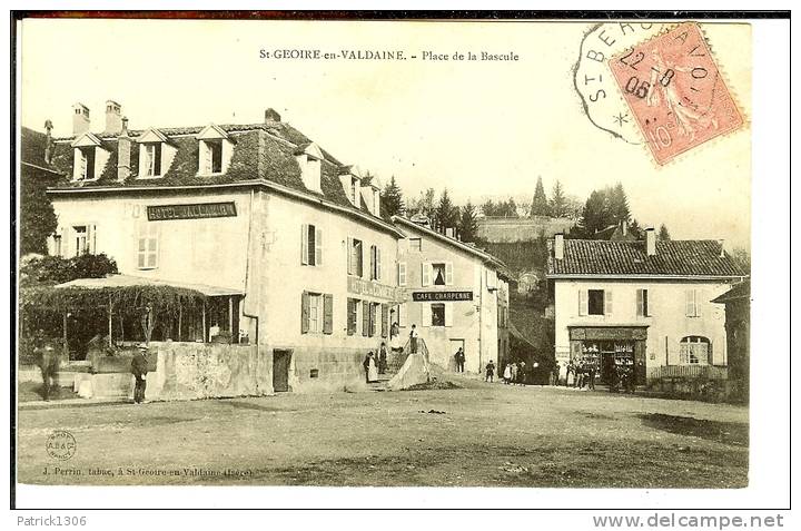 CPA  ST GEOIRE En VALDAINE, Place De La Bascule, Hôtel, Café  4487 - Saint-Geoire-en-Valdaine