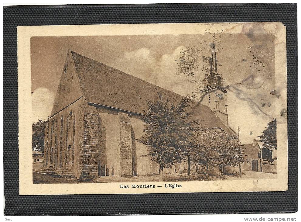 44   LES  MOUTIERS  EN  RETZ    L  EGLISE - Les Moutiers-en-Retz