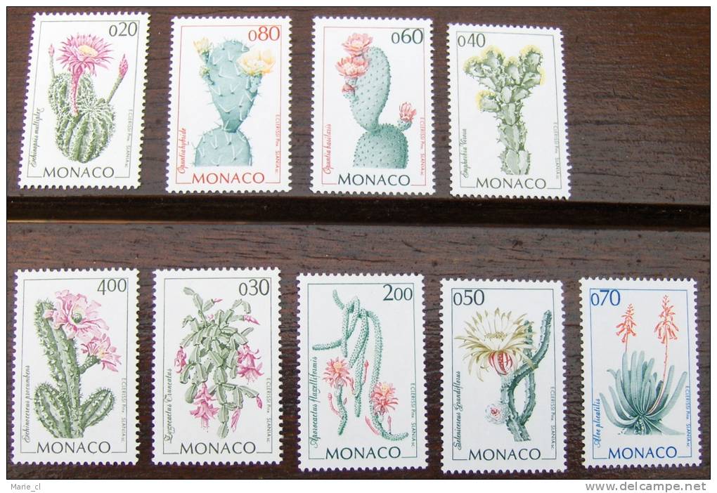 Lot 9 Timbres PLANTES GRASSES Monaco - Cactus