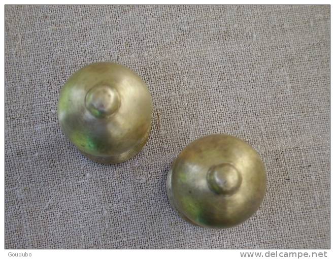 Deux Boules Pleines, à Téton En Bronze De 5.3 Cm De Hauteur.Voir Photos - Andere & Zonder Classificatie