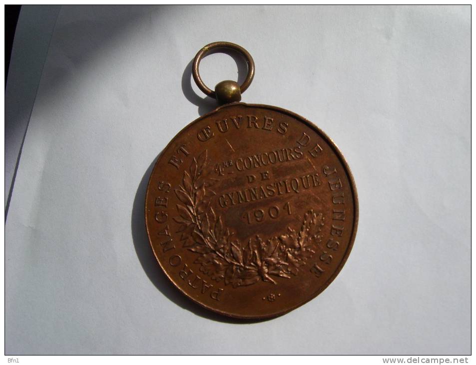 MEDAILLE 1900- 4° CONCOURS INTERNATIONAL DE GYMNASTIQUE 1901- PATRONAGE ET OEUVRE DE JEUNESSE - Profesionales / De Sociedad