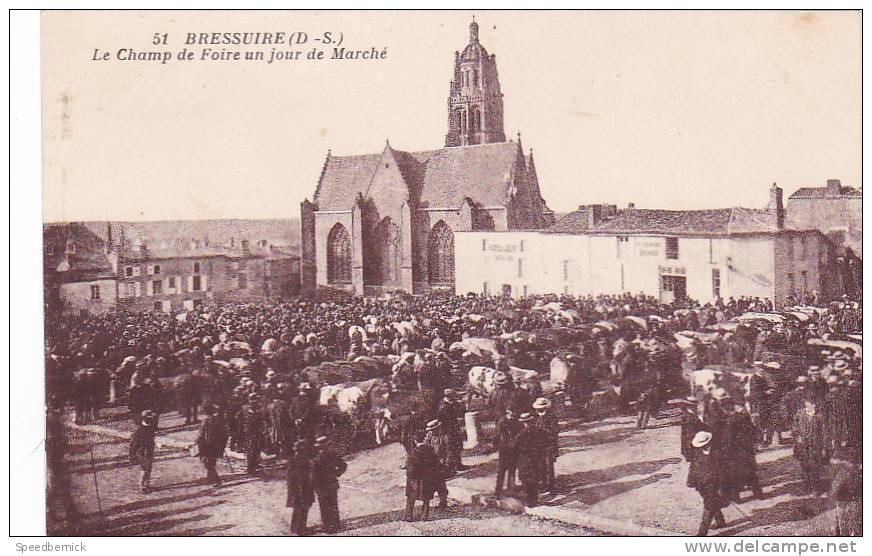 18333 BRESSUIRE (79 France) - Le Champ De Foire - Un Jour De Marché -51 Nozais - Vache Betail - Fairs