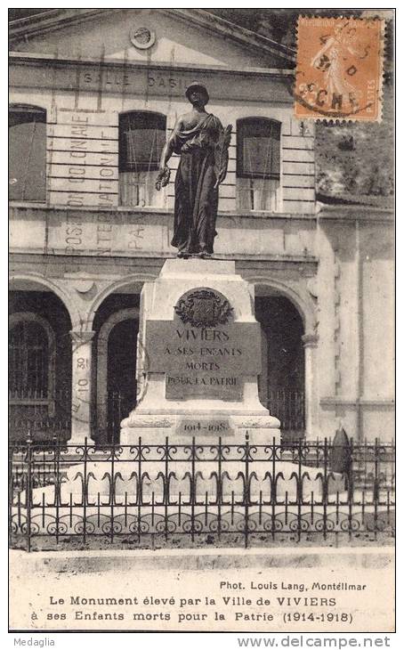 VIVIERS - LE MONUMENT ELEVE PAR LA VILLE - Viviers