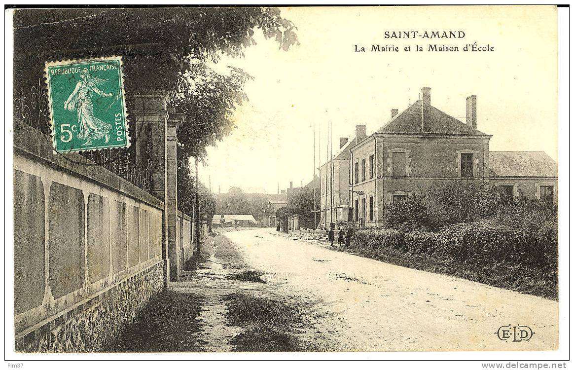 SAINT AMAND DE VENDOME - La Mairie Et Vla Maison D'Ecole - Saint Amand Longpre