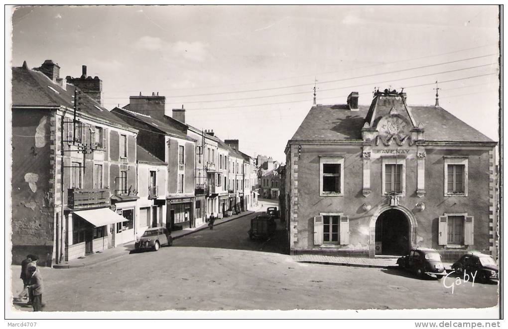 SAVENAY 44 Place De La Maire  Carte Dentelée Véritable Photo - Savenay