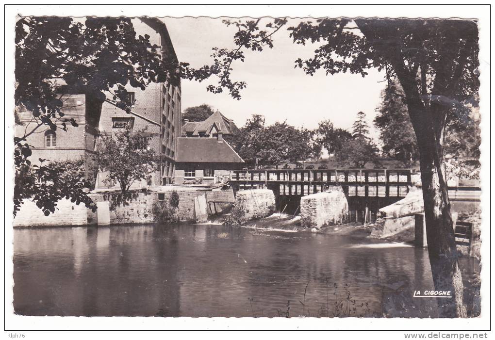 76 - NEUFCHATEL EN BRAY  - Le Moulin Bleu Route De Buchy - état Voir Les Scan - Neufchâtel En Bray