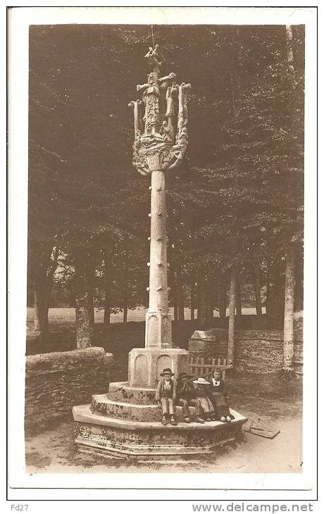 N°461 - St-Herbot - Le Calvaire - Animée - Saint-Herbot